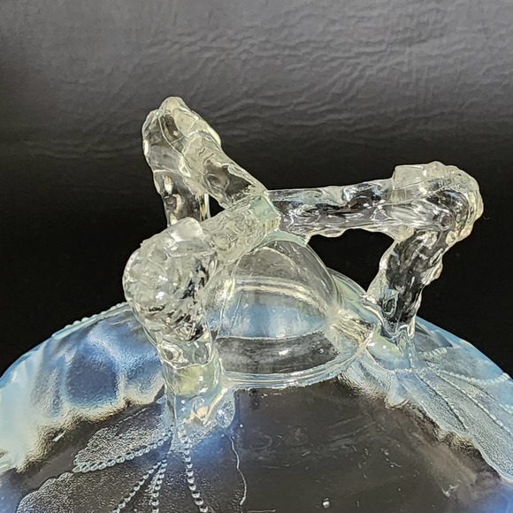 Dugan Winter Cabbage White Opalescent Ruffled Glass 3 Toed Footed Console Bowl - Picture 5 of 12